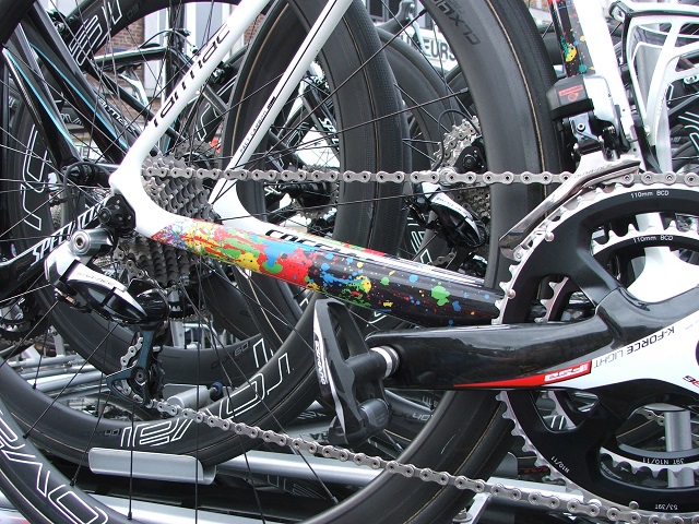 Interesting paint job on World Champ Michal Kwiatkowski's bike